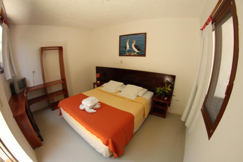 Hostal La Gran Tortuga Puerto Villamil Exteriör bild