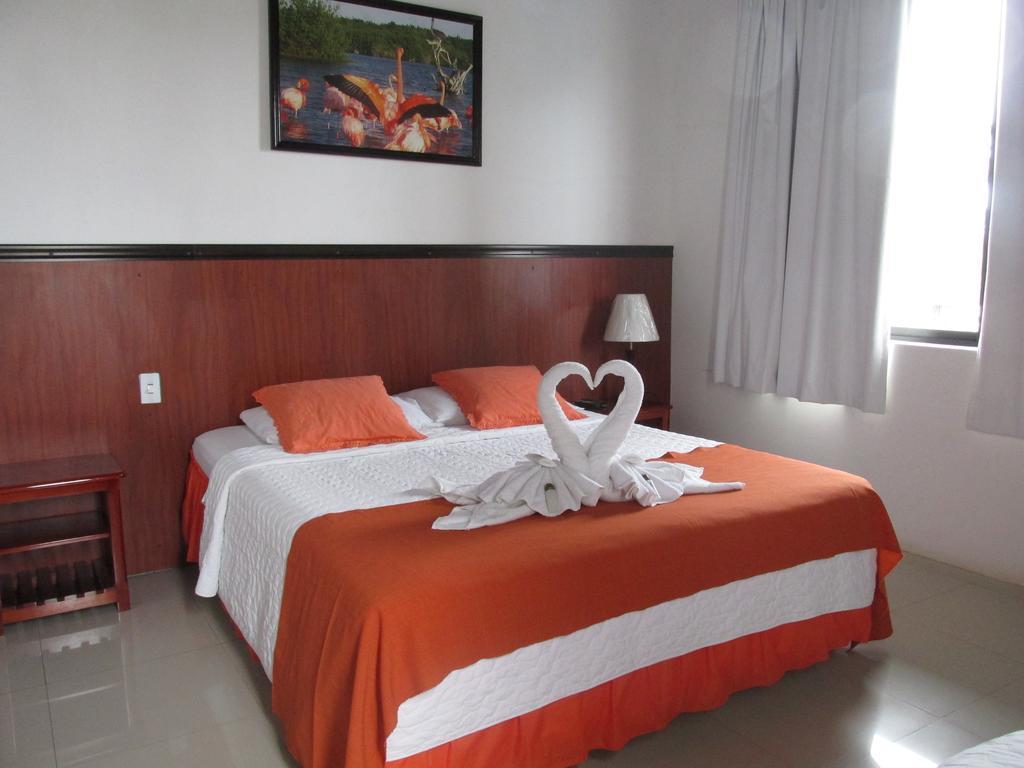 Hostal La Gran Tortuga Puerto Villamil Exteriör bild