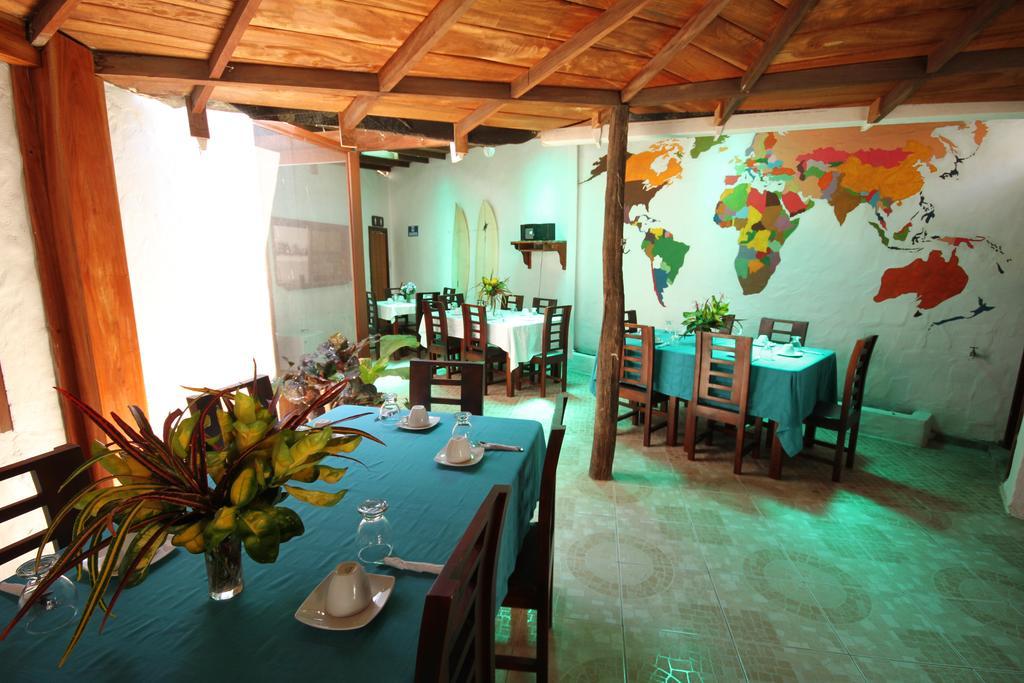 Hostal La Gran Tortuga Puerto Villamil Exteriör bild