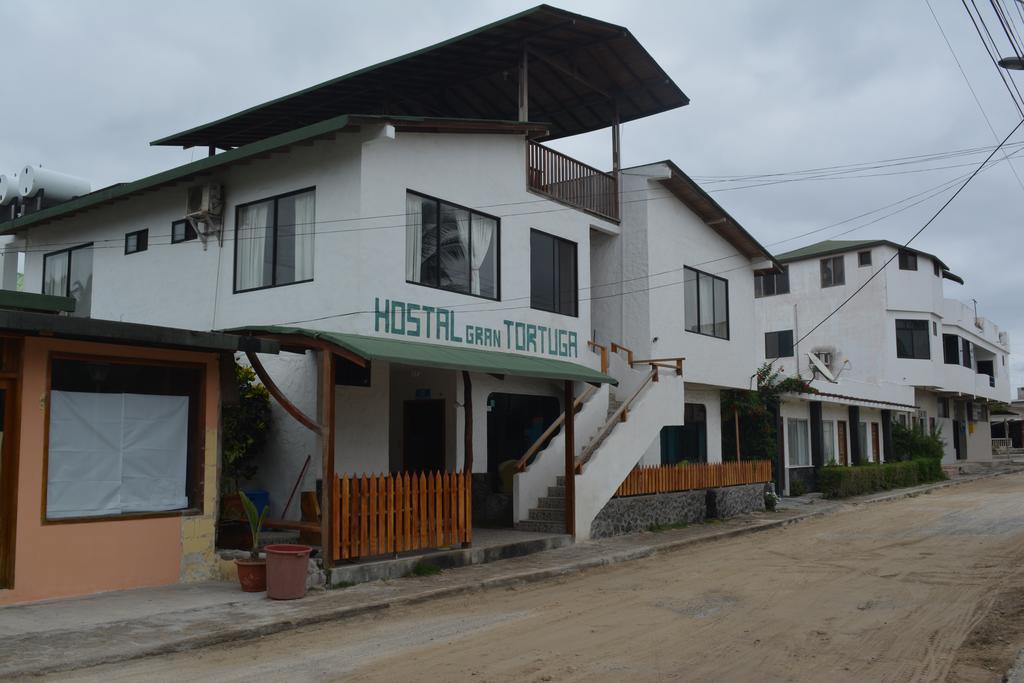 Hostal La Gran Tortuga Puerto Villamil Exteriör bild
