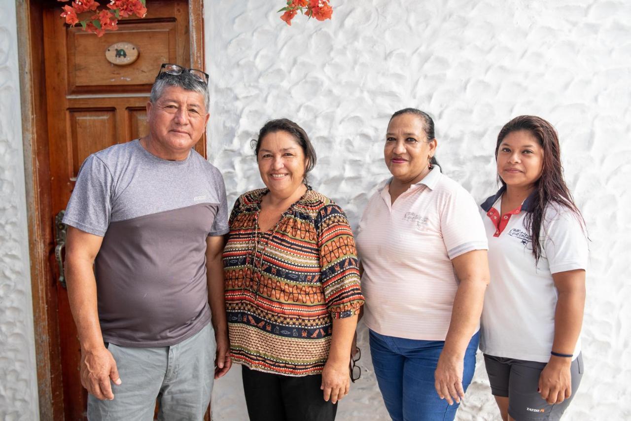 Hostal La Gran Tortuga Puerto Villamil Exteriör bild